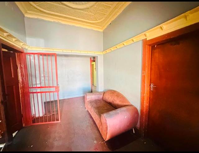 13 BEDROOM HOUSE FOR SALE IN BOKSBURG NORTH